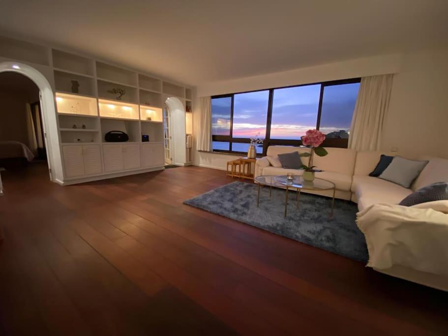 100 M2 Penthouse On The Beach. باتالاباكا المظهر الخارجي الصورة